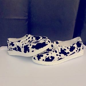 Women’s size 8 cow print shoes
